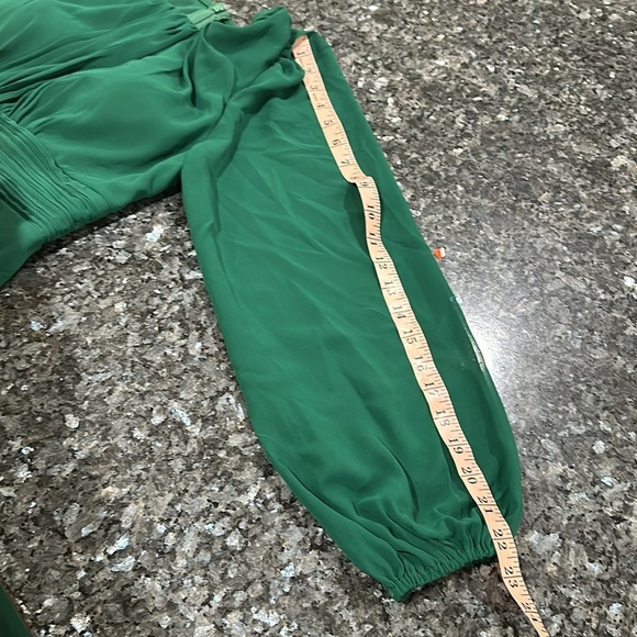 Elegant Green Long Sleeve Dress - Picture 12 of 13